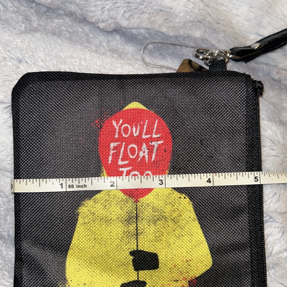 NWT•Horror Film Set• BUCKLE-DOWN Canvas Wallet, “IT 2” & 2 “Terrifier” Film Pins - Picture 15 of 16